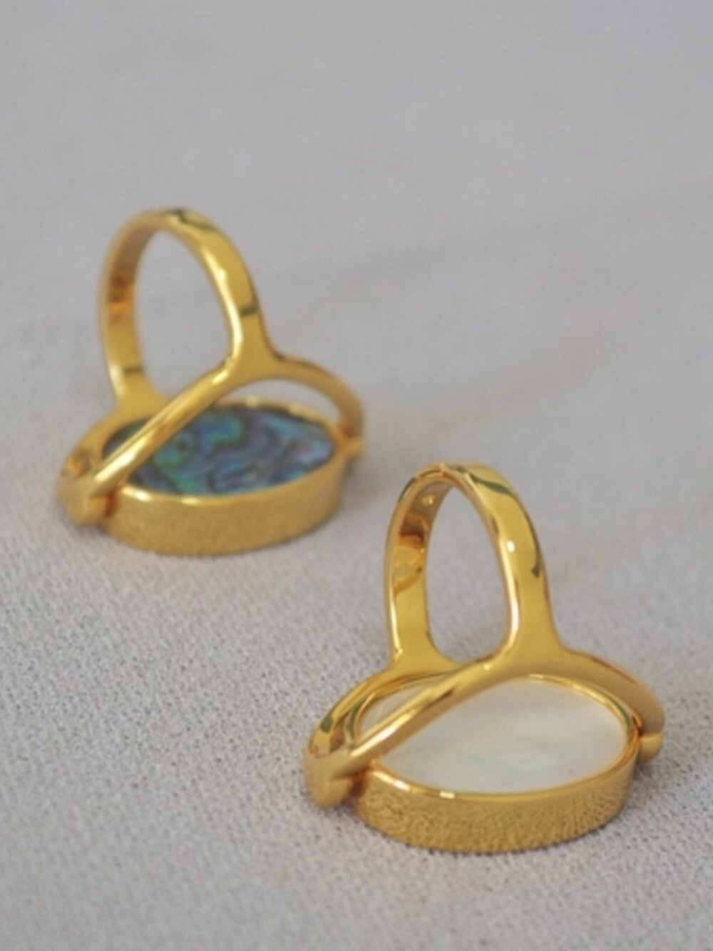Reversible Shell Ring Double Sided ring - Picture 2 of 3